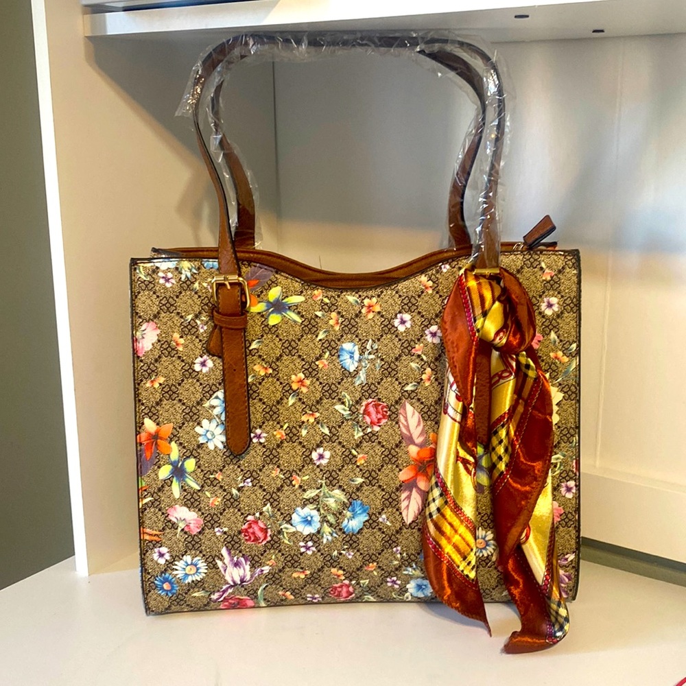 Floral Shoulder Bag ✨ Brand New ✨
